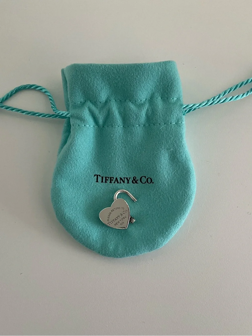 TIFFANY & CO. RETURN TO TIFFANY HEART LOCK PENDANT CHARM STERLING SILVER - Picture 4 of 6